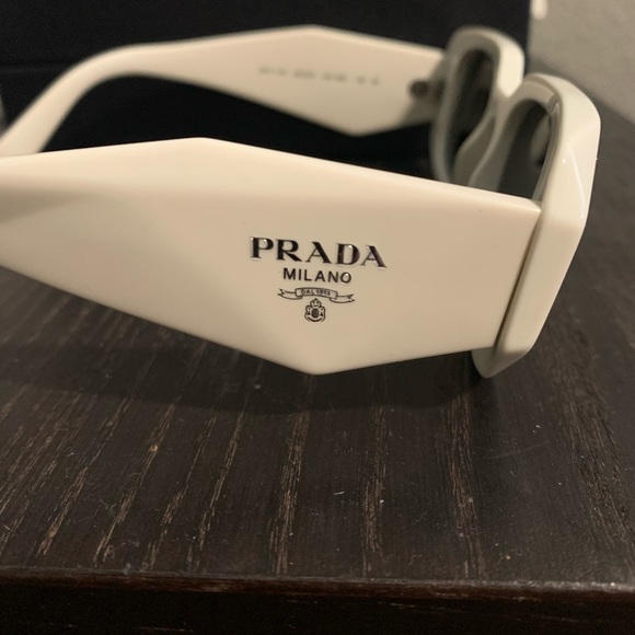 PRADA PR 17WS Sunglasses - Picture 2 of 5